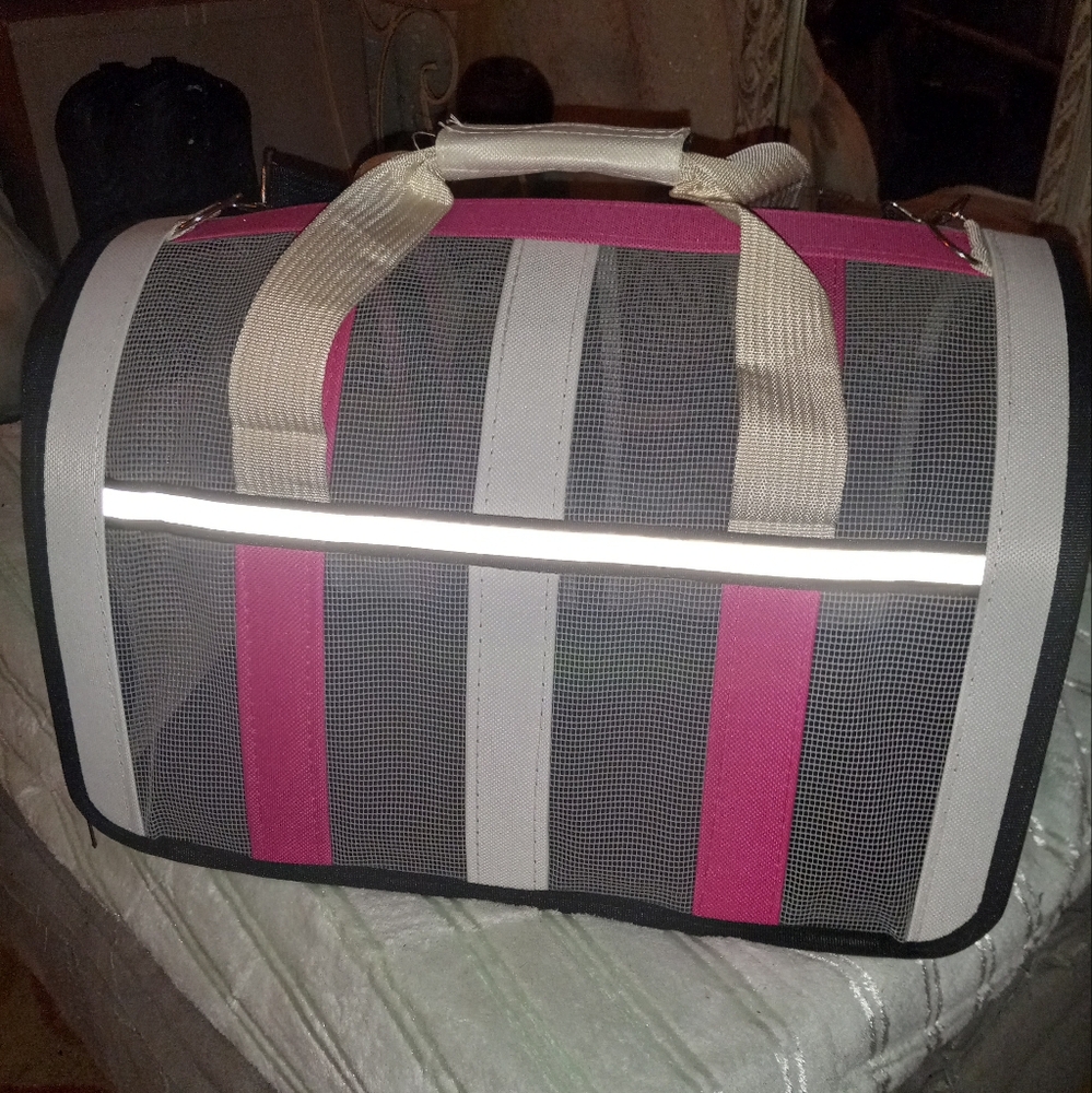 Cat or small Dog Pet Carrier * Brand New * Never Used